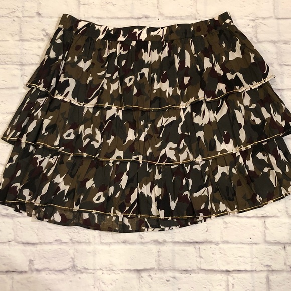 LANE BRYANT 14//16 GREEN CAMO TIERED RUFFLE SKIRT black gray white gold trim